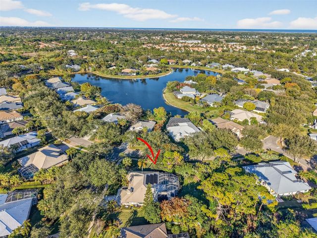 7702 SE Mammoth Dr, Hobe Sound, FL 33455