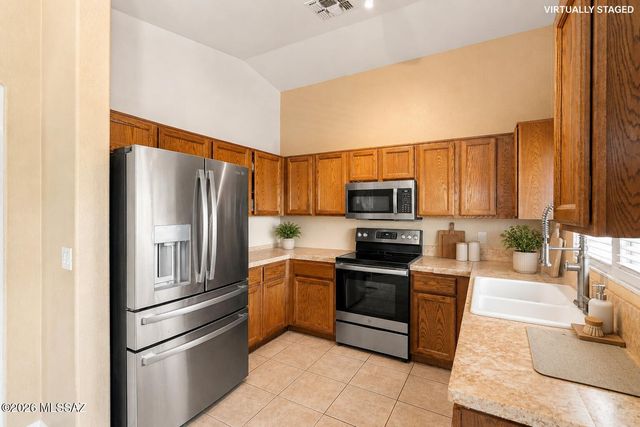 8966 E Alderpoint Way, Tucson, AZ 85730