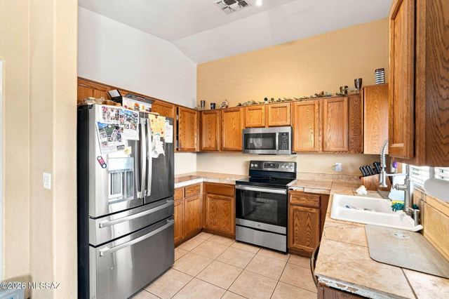 8966 E Alderpoint Way, Tucson, AZ 85730