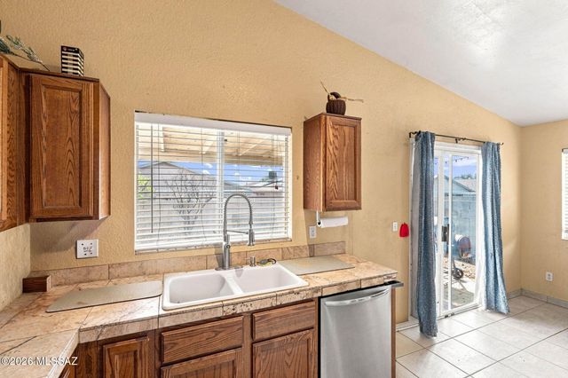 8966 E Alderpoint Way, Tucson, AZ 85730
