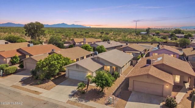 8966 E Alderpoint Way, Tucson, AZ 85730