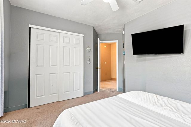 8966 E Alderpoint Way, Tucson, AZ 85730