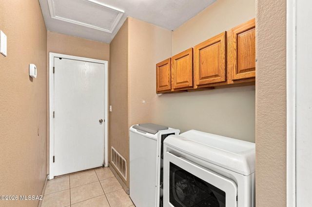 8966 E Alderpoint Way, Tucson, AZ 85730