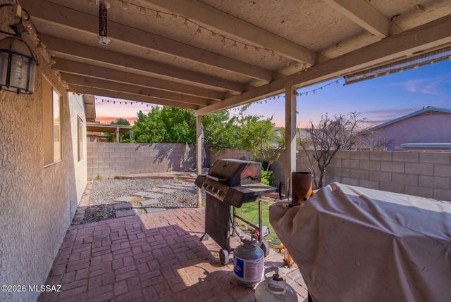 8966 E Alderpoint Way, Tucson, AZ 85730