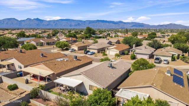 8966 E Alderpoint Way, Tucson, AZ 85730