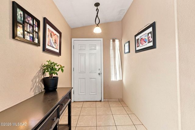 8966 E Alderpoint Way, Tucson, AZ 85730