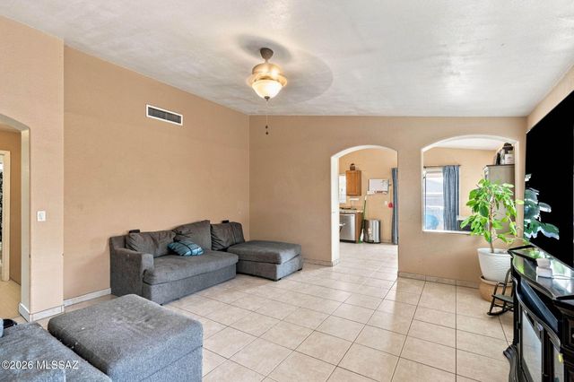 8966 E Alderpoint Way, Tucson, AZ 85730