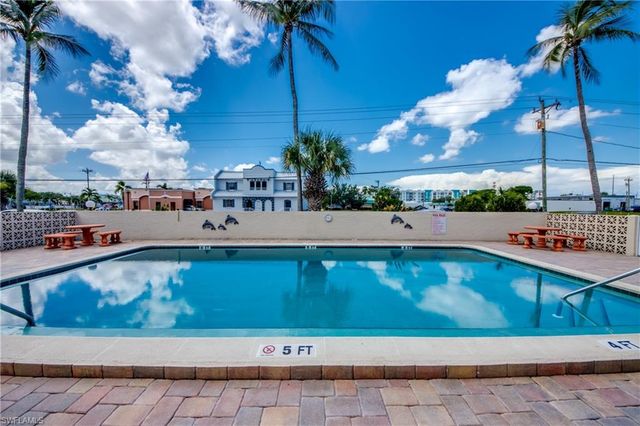 909 SE 46th LN # 202, Cape Coral, FL 33904