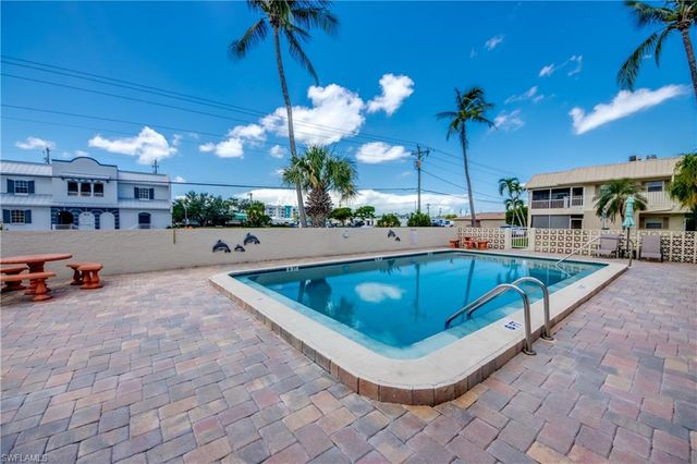 909 SE 46th LN # 202, Cape Coral, FL 33904