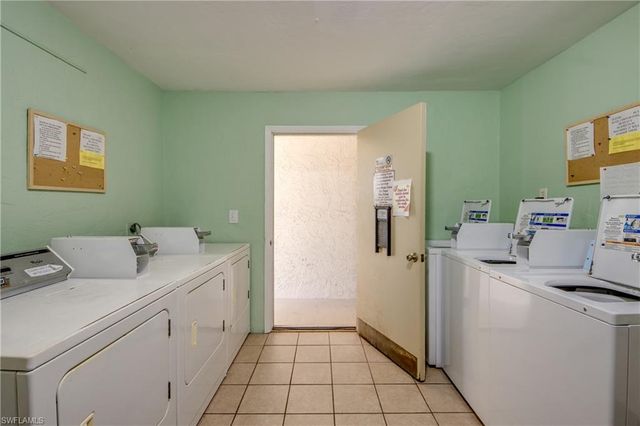 909 SE 46th LN # 202, Cape Coral, FL 33904