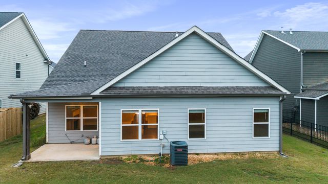10849 Prairie Lake Drive, Apison, TN 37302