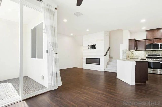 5069 Cascade Way 101, Oceanside, CA 92057