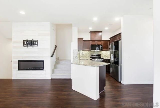 5069 Cascade Way 101, Oceanside, CA 92057
