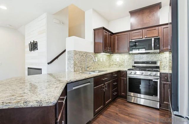 5069 Cascade Way 101, Oceanside, CA 92057