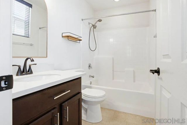 5069 Cascade Way 101, Oceanside, CA 92057