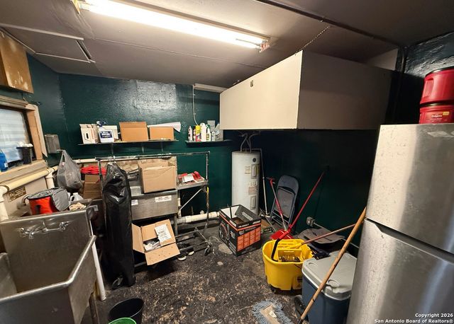 1130 Hampton, San Antonio, TX 78210