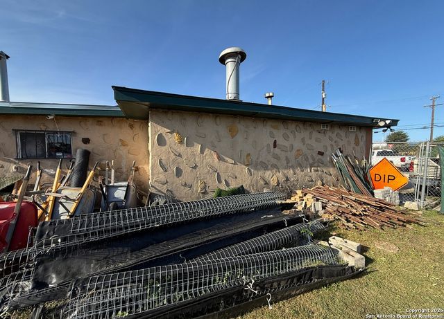 1130 Hampton, San Antonio, TX 78210