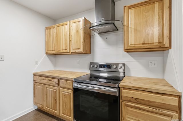 1060 POPLAR CT, Fischer, TX 78623