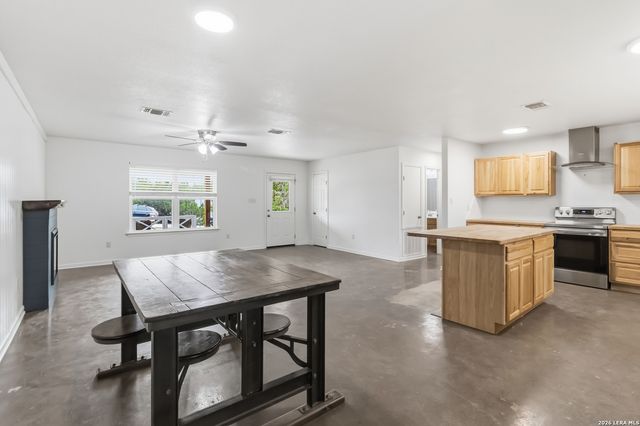 1060 POPLAR CT, Fischer, TX 78623