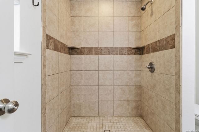 1060 POPLAR CT, Fischer, TX 78623