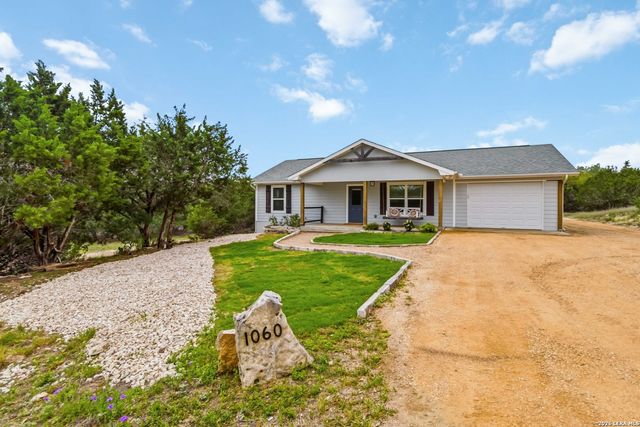 1060 POPLAR CT, Fischer, TX 78623