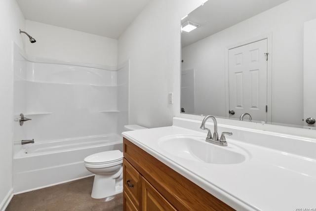 1060 POPLAR CT, Fischer, TX 78623