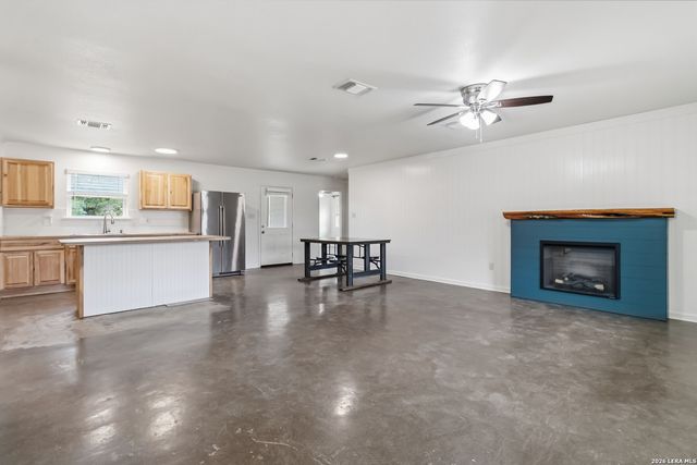 1060 POPLAR CT, Fischer, TX 78623