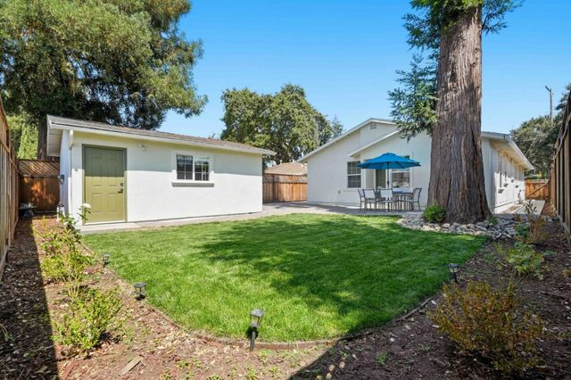 537 7th Avenue, Menlo Park, CA 94025