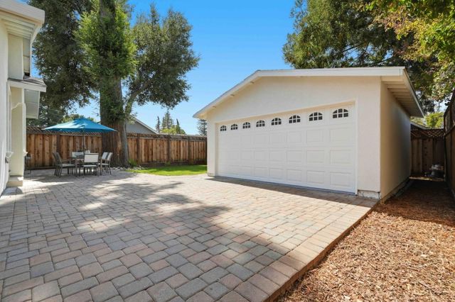537 7th Avenue, Menlo Park, CA 94025