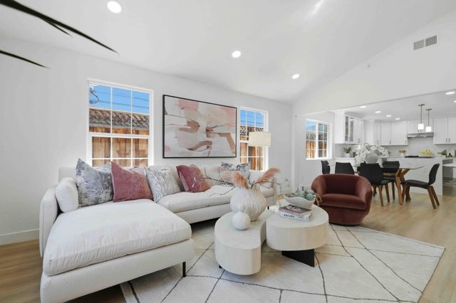 537 7th Avenue, Menlo Park, CA 94025