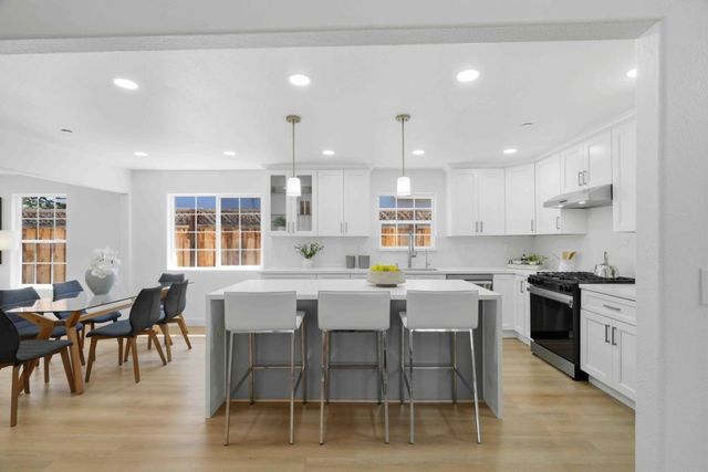 537 7th Avenue, Menlo Park, CA 94025