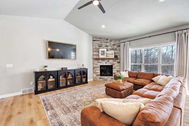 2531 S STELLITA CIRCLE, De Pere, WI 54115