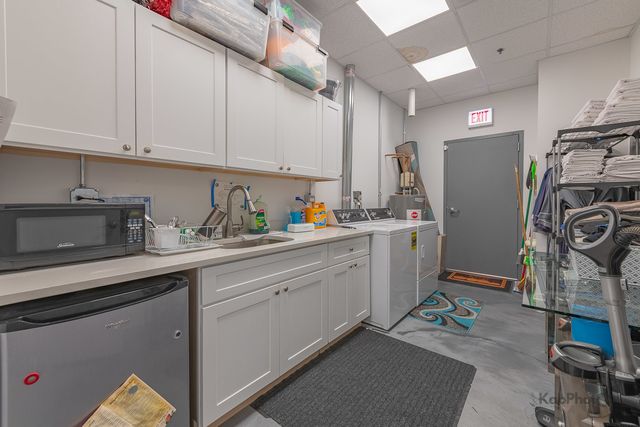 1215 W Madison Street, Chicago, IL 60607
