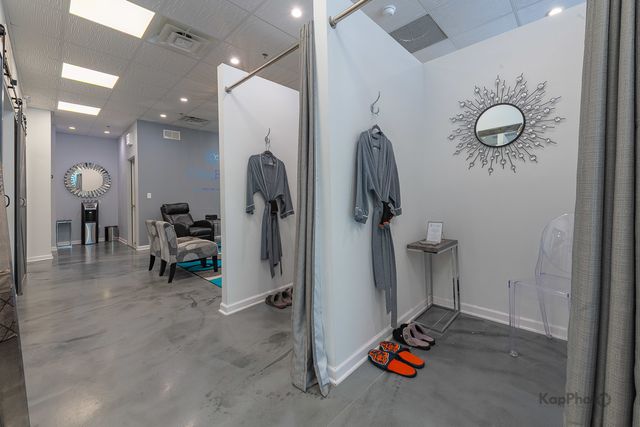 1215 W Madison Street, Chicago, IL 60607