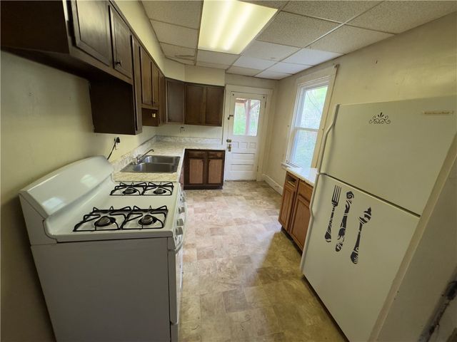 803 6th St, New Brighton, PA 15066