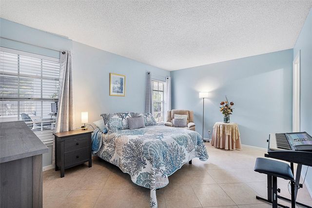 393 Bennington Lane 393, Lake Worth, FL 33467