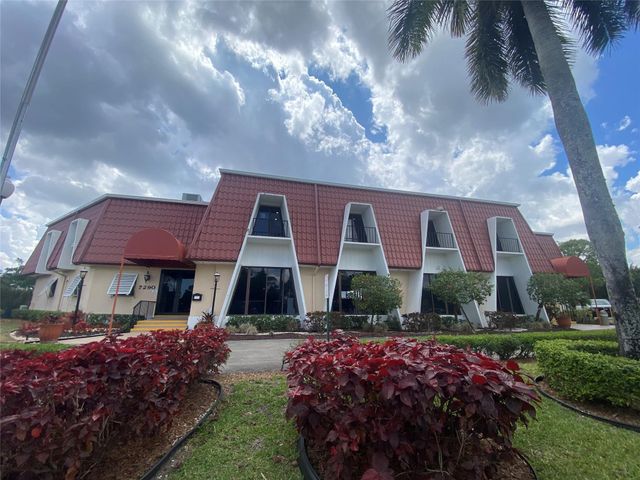 393 Bennington Lane 393, Lake Worth, FL 33467