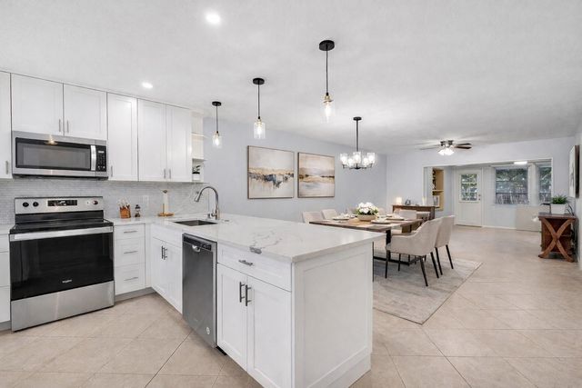 393 Bennington Lane 393, Lake Worth, FL 33467