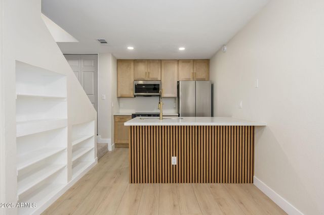 510 N ALMA SCHOOL Road 163, Mesa, AZ 85201
