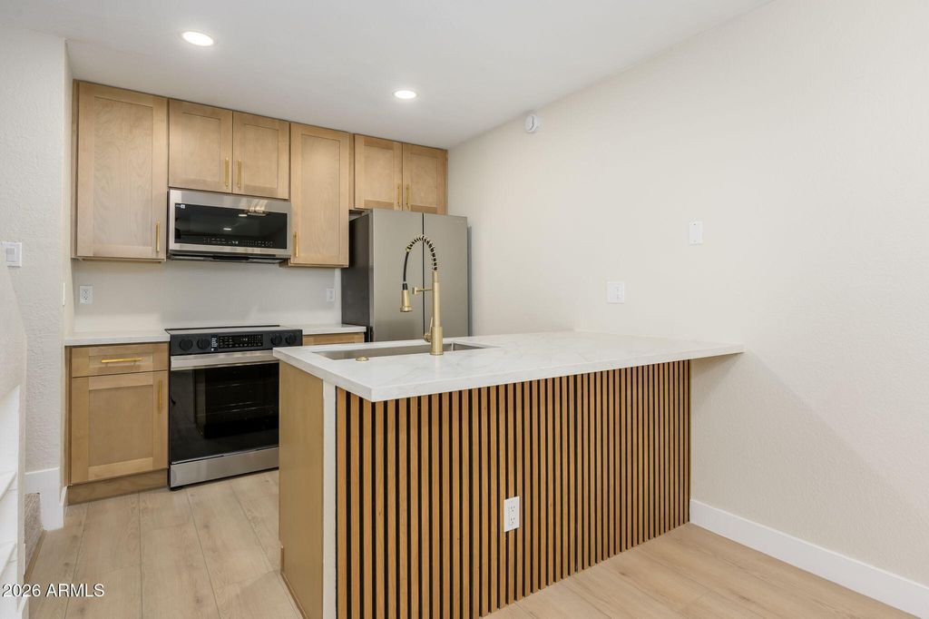 510 N ALMA SCHOOL Road 163, Mesa, AZ 85201