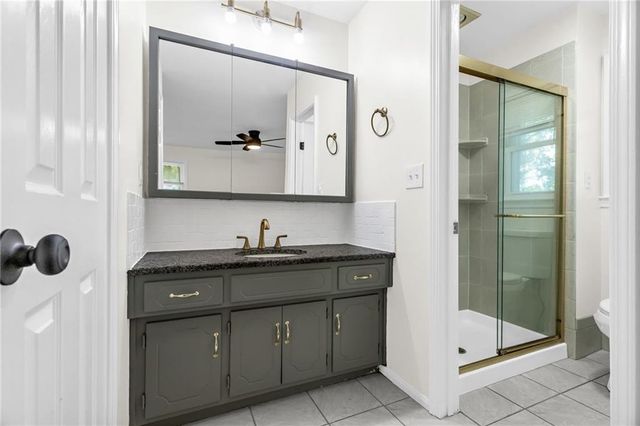 1405 NE 99th Street, Kansas City, MO 64155