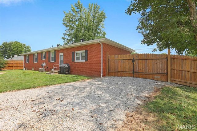 5303 N State Route 159, Edwardsville, IL 62025