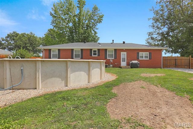 5303 N State Route 159, Edwardsville, IL 62025