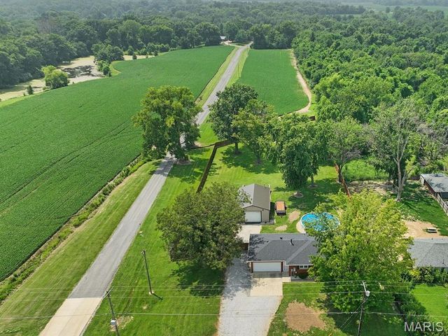 5303 N State Route 159, Edwardsville, IL 62025