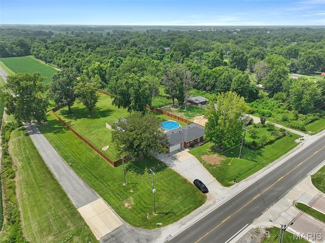 5303 N State Route 159, Edwardsville, IL 62025