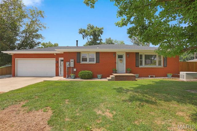 5303 N State Route 159, Edwardsville, IL 62025