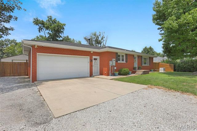 5303 N State Route 159, Edwardsville, IL 62025