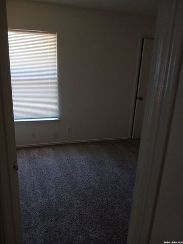 8005 COPPER TRAIL DR, San Antonio, TX 78244