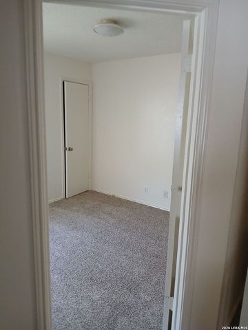 8005 COPPER TRAIL DR, San Antonio, TX 78244