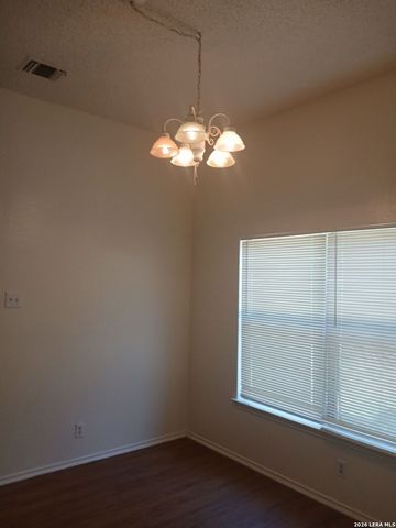 8005 COPPER TRAIL DR, San Antonio, TX 78244